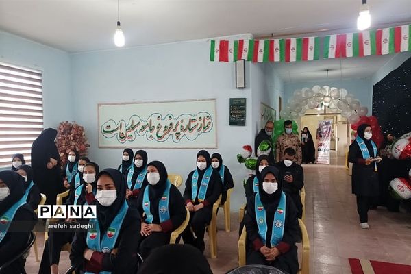 نواختن زنگ انقلاب در مدرسه مریم عذرا دماوند