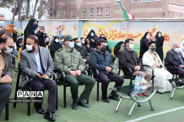 آیین نواختن زنگ انقلاب در آموزشگاه شاهد شهید قدوسی ناحیه دو شهرری