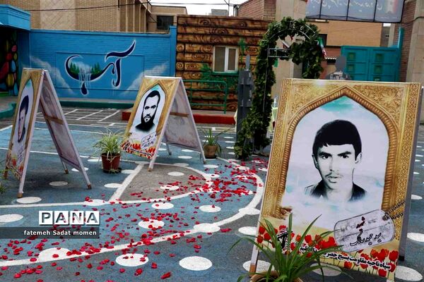 آیین نواختن زنگ انقلاب در آموزشگاه شاهد شهید قدوسی ناحیه دو شهرری