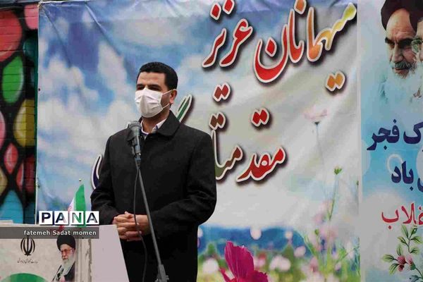 آیین نواختن زنگ انقلاب در آموزشگاه شاهد شهید قدوسی ناحیه دو شهرری