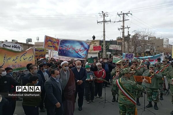 گرامیداشت 12 بهمن و مراسم گلبانگ انقلاب در میدان مرکزی تربت جام