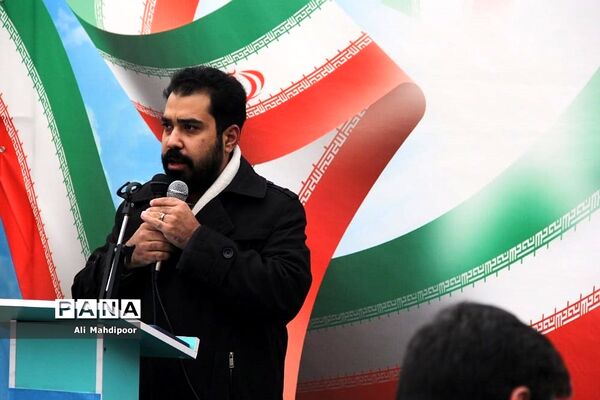 به صدا درآمدن زنگ انقلاب اسلامی در مدرسه عفت آهنگری شهرری
