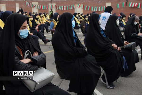 به صدا درآمدن زنگ انقلاب اسلامی در مدرسه عفت آهنگری شهرری