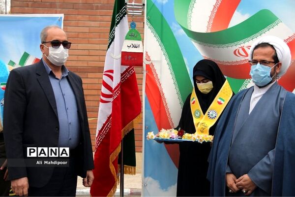 به صدا درآمدن زنگ انقلاب اسلامی در مدرسه عفت آهنگری شهرری
