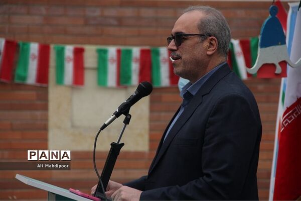 به صدا درآمدن زنگ انقلاب اسلامی در مدرسه عفت آهنگری شهرری