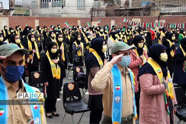 به صدا درآمدن زنگ انقلاب اسلامی در مدرسه عفت آهنگری شهرری