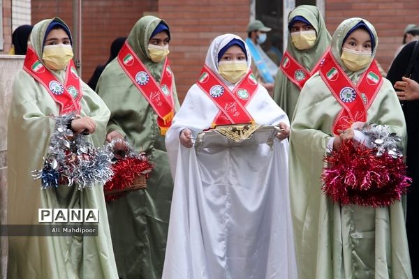 به صدا درآمدن زنگ انقلاب اسلامی در مدرسه عفت آهنگری شهرری