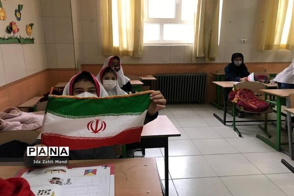 برگزاری  دهه فجر در مدرسه توفیق شهرستان رباط‌کریم