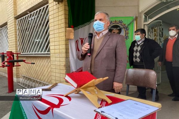 طنین انداز شدن زنگ انقلاب در هنرستان یادگار امام در جماران