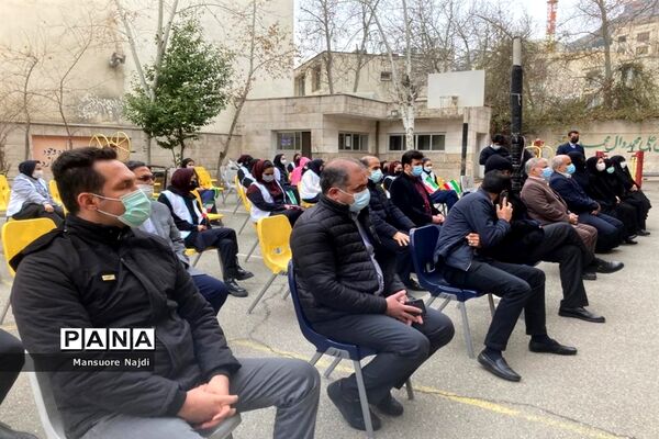 طنین انداز شدن زنگ انقلاب در هنرستان یادگار امام در جماران