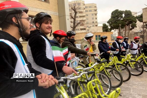 مانور میدانی تشکل‌های دانش‌آموزی یاوران انقلاب در منطقه 1