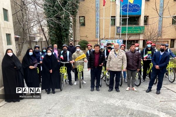 مانور میدانی تشکل‌های دانش‌آموزی یاوران انقلاب در منطقه 1