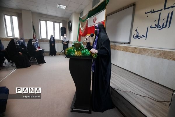 مراسم بزرگداشت ۱۲ بهمن در دبیرستان شاهد امام حسین (ع) منطقه ۱۴