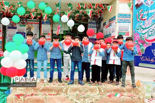 جشن دهه فجر در مدرسه شهید با هنر شهرستان عسلویه