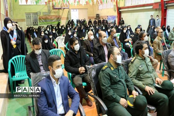 نواخته شدن زنگ انقلاب در دبیرستان نمونه دولتی حضرت معصومه(س) قم