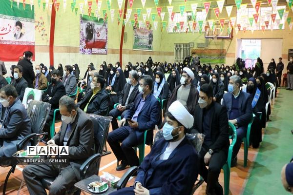 نواخته شدن زنگ انقلاب در دبیرستان نمونه دولتی حضرت معصومه(س) قم