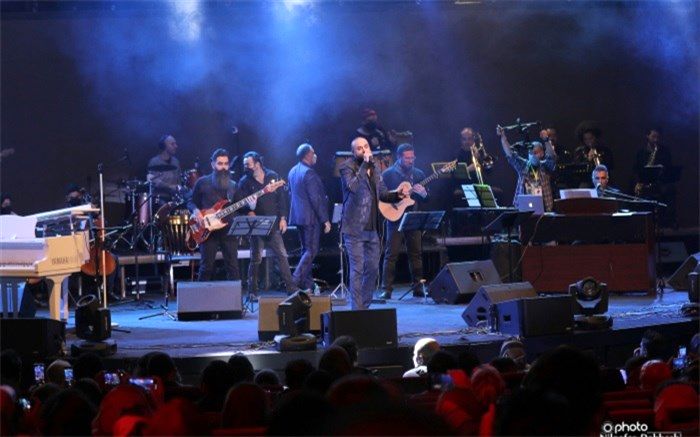 کنسرت حامی با اجرای قطعات آلبوم «نارنج و ترنج» برگزار شد