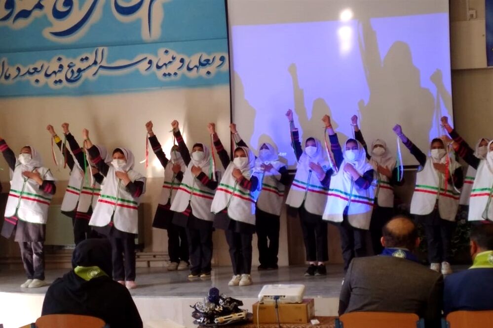 برگزاری نشست تبیین سند تحول و جلسه هم‌اندیشی مربیان پیشتاز منطقه پیربکران