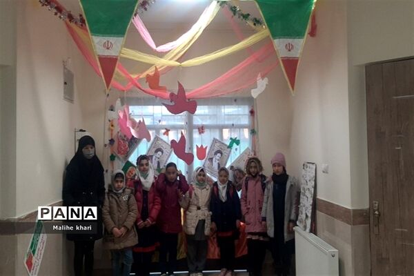 شور و شوق جشن‌های انقلاب در مدارس جوادآباد