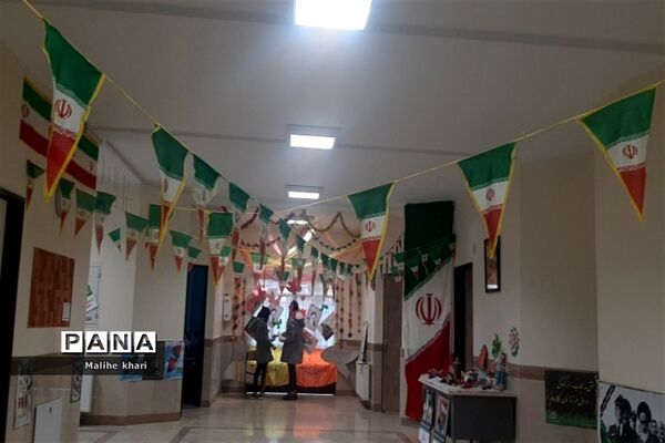 شور و شوق جشن‌های انقلاب در مدارس جوادآباد