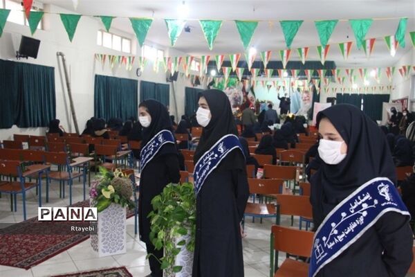 برگزاری مانور تشکیلاتی یاوران انقلاب اداره آموزش و پرورش ناحیه 2 در هنرستان دخترانه والفجر