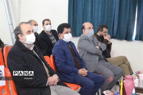 برگزاری مانور تشکیلاتی یاوران انقلاب اداره آموزش و پرورش ناحیه 2 در هنرستان دخترانه والفجر