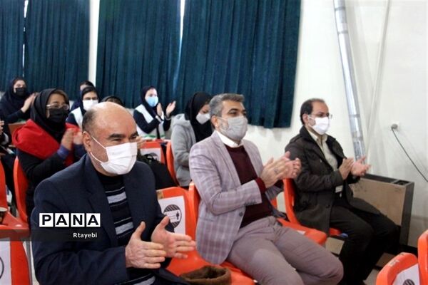 برگزاری مانور تشکیلاتی یاوران انقلاب اداره آموزش و پرورش ناحیه 2 در هنرستان دخترانه والفجر