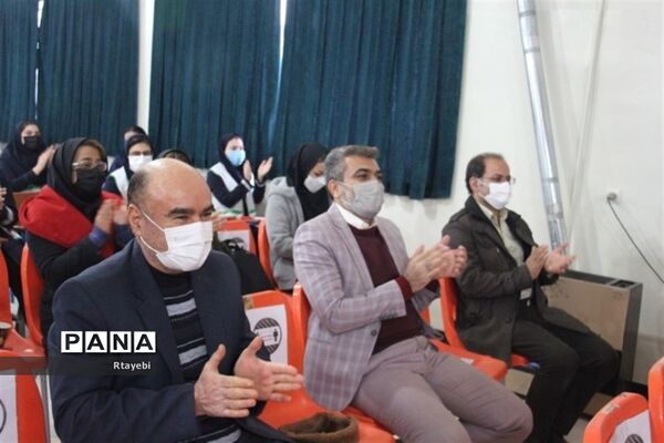 برگزاری مانور تشکیلاتی یاوران انقلاب اداره آموزش و پرورش ناحیه 2 در هنرستان دخترانه والفجر