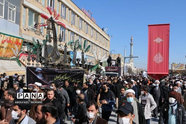 تشییع پیکر آیت الله صافی گلپایگانی در قم-1