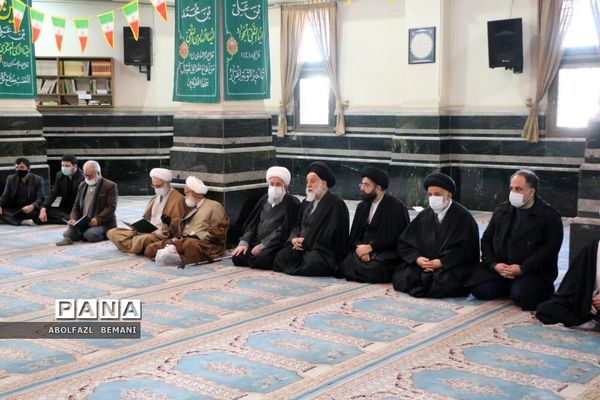 تشییع پیکر آیت الله صافی گلپایگانی در قم-1