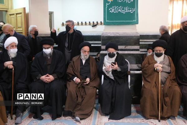 تشییع پیکر آیت الله صافی گلپایگانی در قم-1