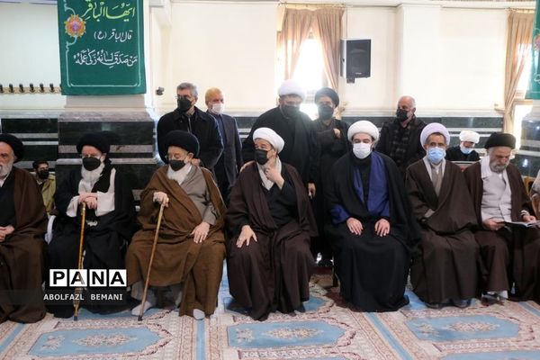 تشییع پیکر آیت الله صافی گلپایگانی در قم-1