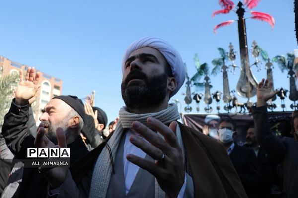 تشییع پیکر آیت الله صافی گلپایگانی در قم-2