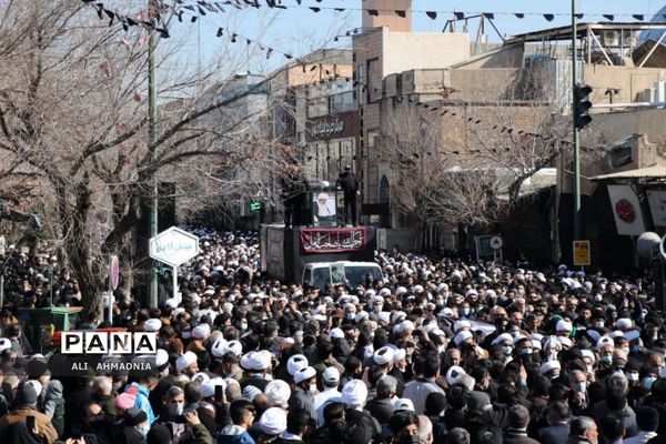 تشییع پیکر آیت الله صافی گلپایگانی در قم-2