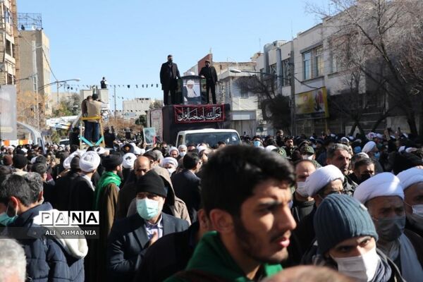 تشییع پیکر آیت الله صافی گلپایگانی در قم-2