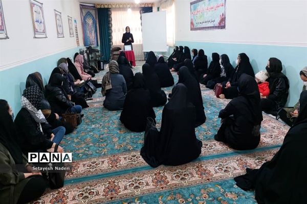 کارگاه آموزشی بهداشت دوران بلوغ دختران در قرچک