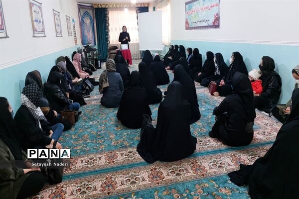 کارگاه آموزشی بهداشت دوران بلوغ دختران در قرچک