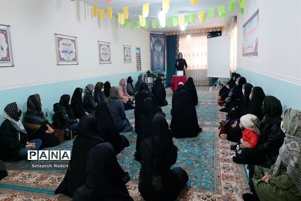 کارگاه آموزشی بهداشت دوران بلوغ دختران در قرچک