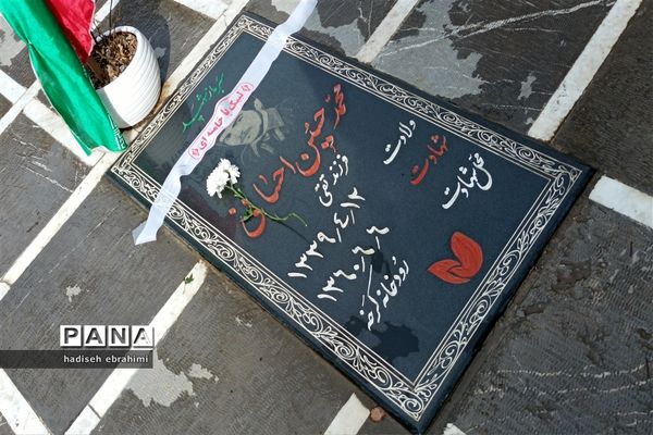 غبارروبی و عطر افشانی گلزار شهدا در گلوگاه