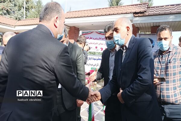 غبارروبی و عطر افشانی گلزار شهدا در گلوگاه