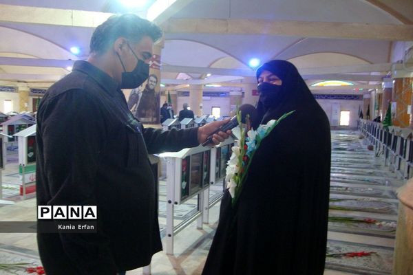 مراسم مهمانی لاله‌ها در گلزار شهدای بوشهر