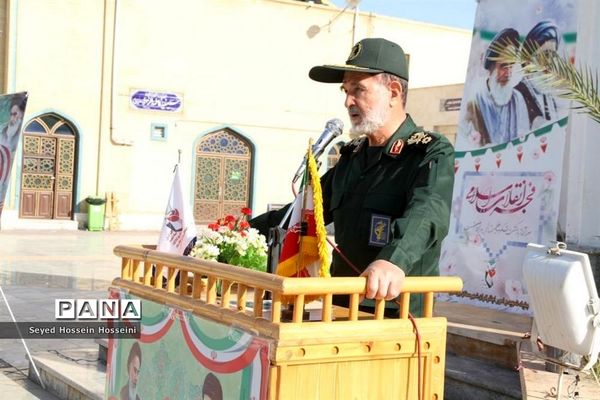 مراسم مهمانی لاله‌ها در گلزار شهدای بوشهر