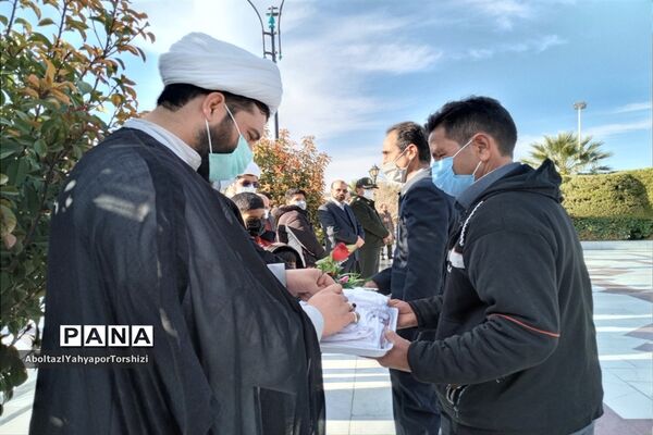مهمانی لاله‌ها در  زیارتگاه شهید مدرس کاشمر