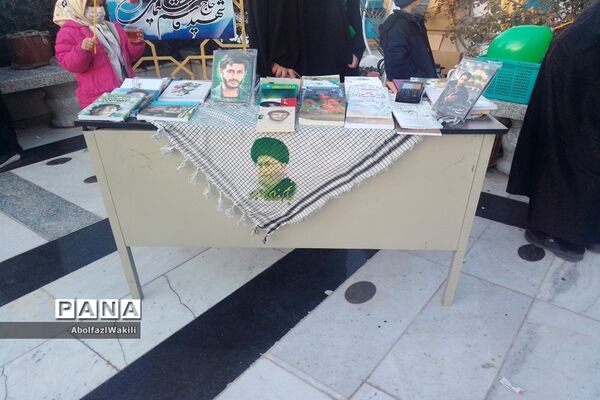 مهمانی لاله‌ها در  زیارتگاه شهید مدرس کاشمر