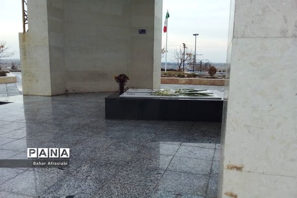 برگزاری آیین غبار‌رویی مزار شهدای گمنام شهرستان رباط‌کریم