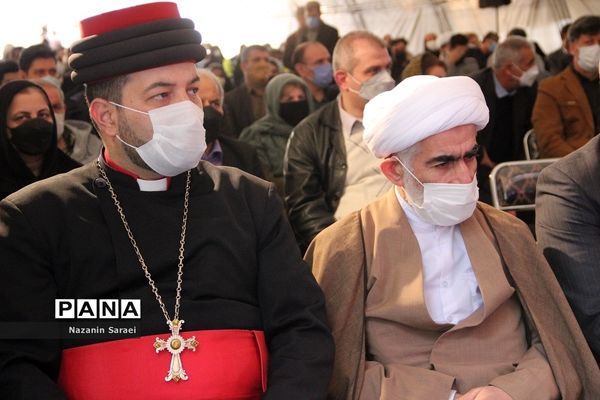 شانزدهمین آیین ملی عطرافشانی و گلباران مزارشهدای ادیان توحیدی در اسلامشهر