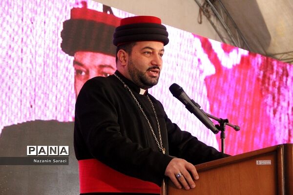 شانزدهمین آیین ملی عطرافشانی و گلباران مزارشهدای ادیان توحیدی در اسلامشهر
