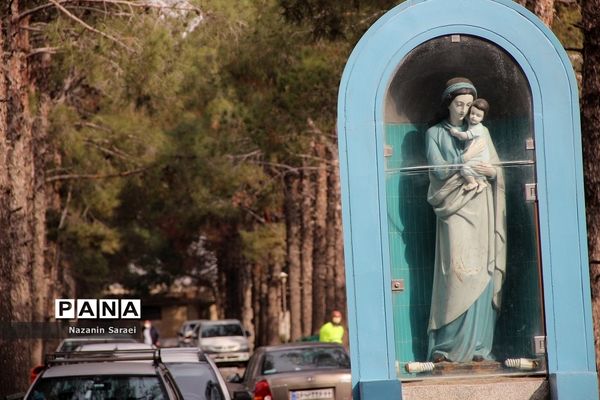 شانزدهمین آیین ملی عطرافشانی و گلباران مزارشهدای ادیان توحیدی در اسلامشهر