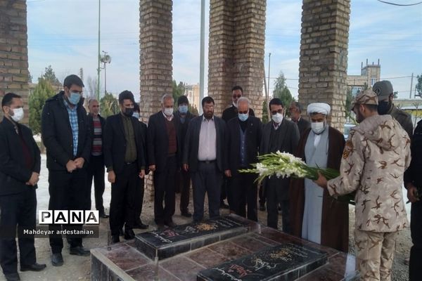 عطرافشانی و گلباران مزار شهدای جوادآباد