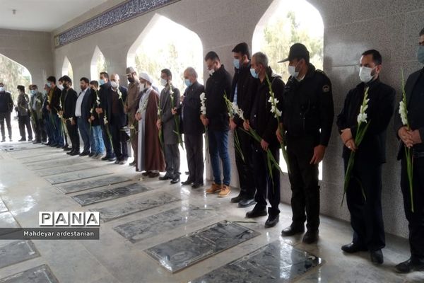 عطرافشانی و گلباران مزار شهدای جوادآباد